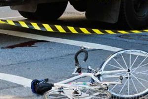 Un biciclist din Săcueni a ajuns la Terapie Intensivă după ce a intrat în faţa unui camion