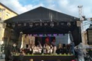 Mici, bere, muzică şi bună dispoziţie – sugestia municipalităţii din Caransebeş la sfârşit de săptămână