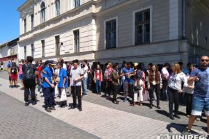 Olimpicii internaţionali la matematică, în vizită la Alba Iulia. Sute de studenti străini s-au plimbat prin Cetatea Alba Carolina