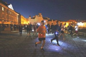 Tura Licuricilor: lumineaza orasul intr-un eveniment de alergare de Ziua Timisoarei