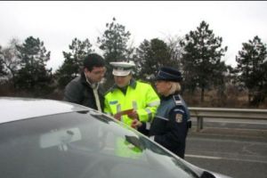 O minoră dintr-o localitate prahoveană a dispărut de acasă. Zeci de poliţişti şi jandarmi încearcă s-o găsească. Părinţii sunt disperaţi! 