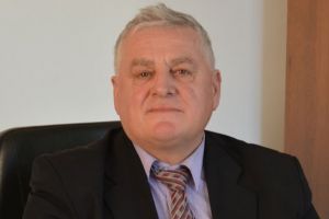 Primarul din Tomşani, Dumitru Pearcu, a amenajat, la intrarea în comună, un parc modern