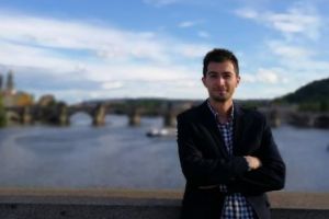 Un REZIDENT GENIAL de la „Grigore ALEXANDRESCU” a creat un sistem informatic unic în lume şi l-a oferit GRATIS spitalului. Are doar 27 de ani