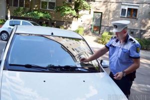 Stop, parcarea mea! Poliţiştii locali din Oradea se mişcă greu la reclamaţiile privind ocuparea abuzivă a parcărilor de domiciliu