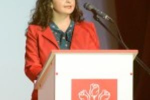 Fosta şefă a tinerilor din PSD, ţinută la uşa PNL-ului!