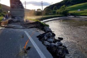 Încep lucrările de refacere a DN11B, distrus în urma inundaţiilor