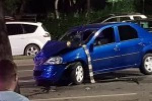 GALERIE FOTO: Accident la miezul noptii pe calea Calarasilor / trei autoturisme au fost avariate