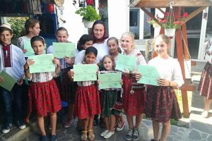 Copii de la Aşezământul „Sf. Ierarh Leontie” Rădăuţi, în tabără la Săpânţa