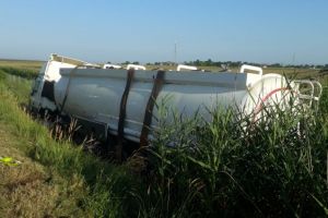 Ambuteiaj la iesirea din Drajna, pe sensul Constanta-Bucuresti, din cauza tirului rasturnat ieri