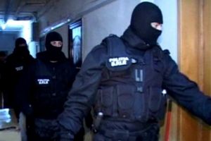 PERCHEZITII in Prahova la persoane bănuite de furturi de componente de utilaje forestiere