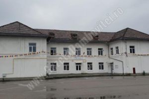 PUCIOASA: Administraţia locală vrea să extindă şi reabiliteze Liceul tehnologic din localitate