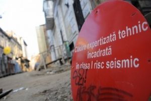 Restaurantele, cluburile sau cinematografele pot funcţiona în clădirile cu risc seismic. Parlamentarii au votat legea
