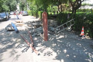 Se închide robinetul de apă caldă în patru puncte termice