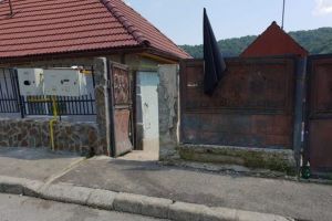 VIDEO Crima din Mediaş – Trei copii au rămas orfani. Victima şi criminalul au băut cot la cot