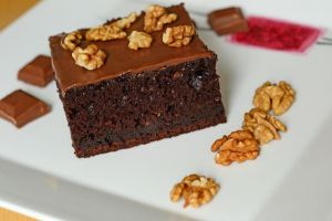 Reţeta săptămânii – Prăjitură cu banană  şi cremă de ciocolată