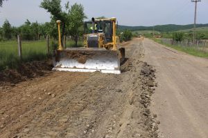 CJ: Cinci proiecte complexe de modernizare a drumurilor judeţene pentru conectarea la reţeaua TEN-T