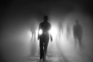 SOCANT! O cunoscută artistă spune că VORBEȘTE cu morţii şi are PREMONIȚII macabre