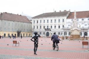 Casa cu Atlanti din centrul Timisoarei, pericol public. Politia Locala a intins banda galbena 