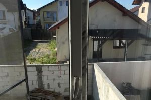 Un hoţ terorizează Cartierul Arhitecţilor – Ultima spargere joi dimineaţă