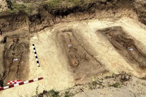 Investigatii arheologice pentru cautarea mormintelor si recuperarea osemintelor detinutilor politici morti in lagarul de munca de la Periprava, judetul Tulcea