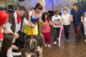 Gina Pistol, gest EMOȚIONANT pentru un copil. Vedeta mărturiseşte că şi-a dorit asta de mică