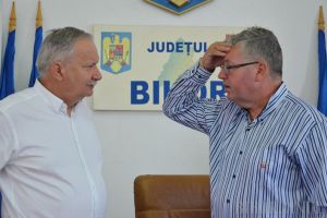 Şedinţa Consiliului Judeţean nu s-a putut ţine pentru că PNL-iştii şi un PSD-ist au lipsit. Pásztor avertizează că judeţul ar putea rata fonduri europene (FOTO)