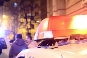 Voyeur prins de politisti dupa ce a spionat in miezul noptii o familie din Giroc