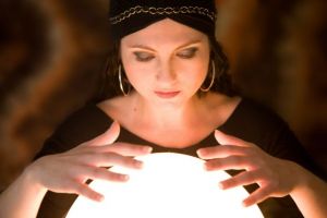 Caut vrăjitoare serioasă pe Facebook. Exclus escroace. Anunţul unei sătmărence