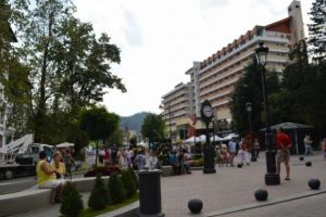 Pensiunile si hotelurile de pe Valea Prahovei, luate cu asalt de politisti. Ce cauta oamenii legii