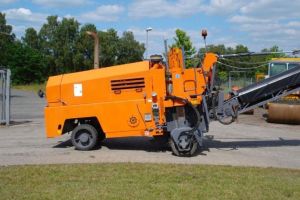 19 freze de asfalt marca Wirtgen în valoare de 7.942.000 lei fără TVA achiziţionate de CNAIR