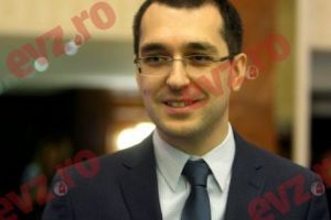 BREAKING NEWS. VLAD VOICULESCU i-a dat SMS MONICĂI POP după ce PROCURORII au dovedit că a acuzat-o pe nedrept! ASTA A SCRIS ÎN MESAJ!