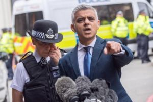 Trump, ATAC INCENDIAR la primarul Londrei: A făcut o treabă foarte PROASTĂ în ceea ce priveşte CRIMINALITATEA şi TERORISMUL 