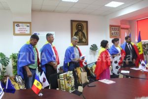 Comuna Cumpana si localitatea Cazangic de peste Prut s-au infratit. Primarul Mariana Gaju a primit in dar o ie de la edilul-sef Ion Gutu (galerie foto)