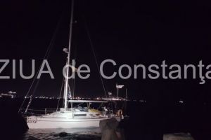 Eveniment naval. Yacht esuat la Eforie Nord