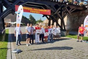 FOTO/ VIDEO/ Marşul Factorilor Poştali 2018, la Alba Iulia – Ediţie dedicată Centenarului, cu peste 80 de participanţi