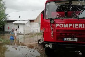 Cinci familii din judeţul Suceava afectate de calamităţi vor primi câte 5. ...