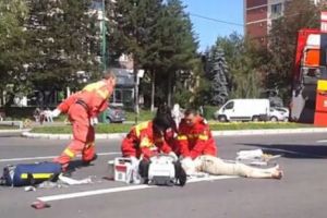 RAZBUNARE FATALĂ în Timişoara! Incredibil ce a făcut un tânăr de 17 ani. Poliţiştii l-au salvat de la LINȘAJUL rudelor sale