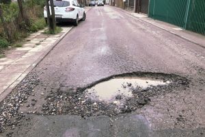 Cratere uriase ignorate de primarie in Calea Martirilor. Santierele ar putea incepe in toamna