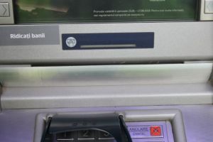 Atentie! Bancomat 