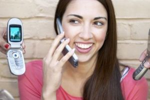  EXISTĂ DOVEZI CLARE  despre LEGĂTURA între CANCER şi telefoanele mobile. Numai că aceste studii se ASCUND