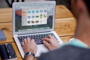 Pericolul real al stresului cibernetic! Zeci de milioane de oameni din Europa sunt victimele atacurilor cibernetice. Ce este şi cum se manifestă afecţiunea