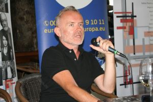 Regizorul Radu Afrim: E o greşeală că nu există un teatru într-un judeţ din Ardeal, în lumea civilizată