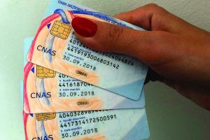 NU aruncaţi cardurile de sănătate!