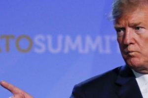 Donald Trump atacă dur Uniunea Europeană: „Nu v-aţi gândit  la Uniunea Europeană, dar ei chiar sunt duşmanii noştri”