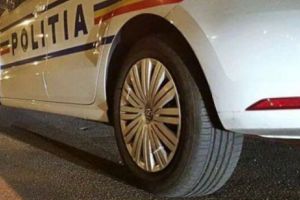 ANCHETĂ. Un bărbat a murit noaptea trecută într-un accident de maşină. POLIȚIA a descoperit lângă decedat două SACOȘE. Au avut un şoc când le-au deschis