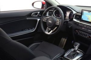 MAȘINA cu care COREENII AMENINȚĂ Volkswagen Golf, Renault Megane sau Opel Astra