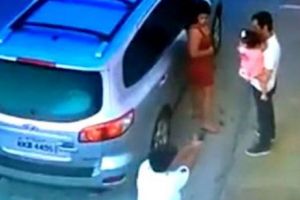 EXECUȚIE în plină stradă! Victima şi-a strâns pentru ULTIMA OARĂ copilul în braţe! ȘTIA ce urmează!