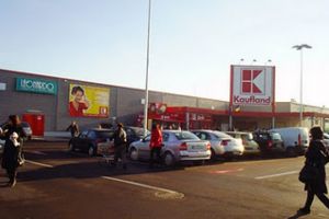 Accident in Campina, in parcarea Kaufland