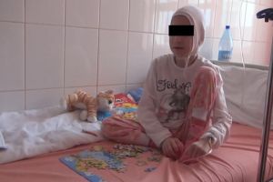 Nici un vinovat, verdictul judecătorilor în cazul fetei care avea 16 kilograme la 19 ani