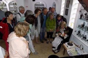 Un grup de belgieni a vizitat Muzeul Ouălor „Lucia Condrea” din Moldoviţa